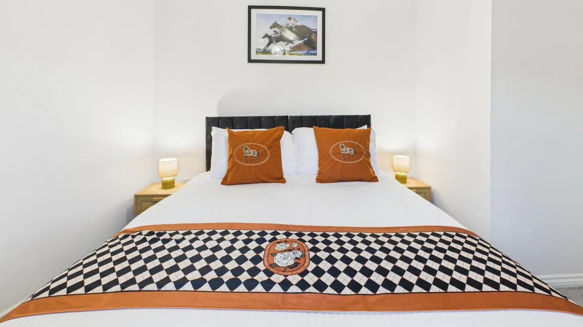 New Prestbury Place By Signature Stays - 5 Bedroom House Near Cheltenham Racecourse 0*,  Egyesült Királyság