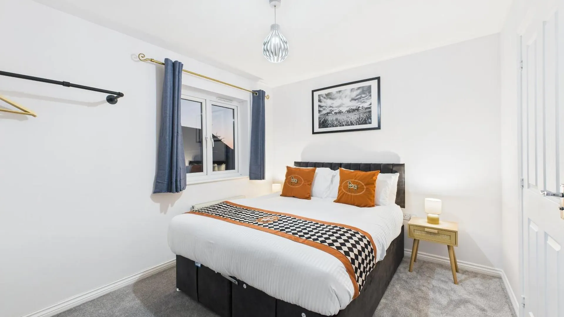 New Prestbury Place By Signature Stays - 5 Bedroom House Near Cheltenham Racecourse Holiday home